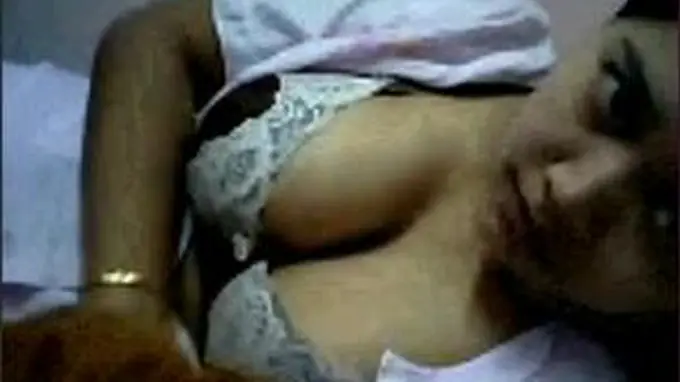Watch this Malay babe Ieda get naughty on webcam for the first time ever!