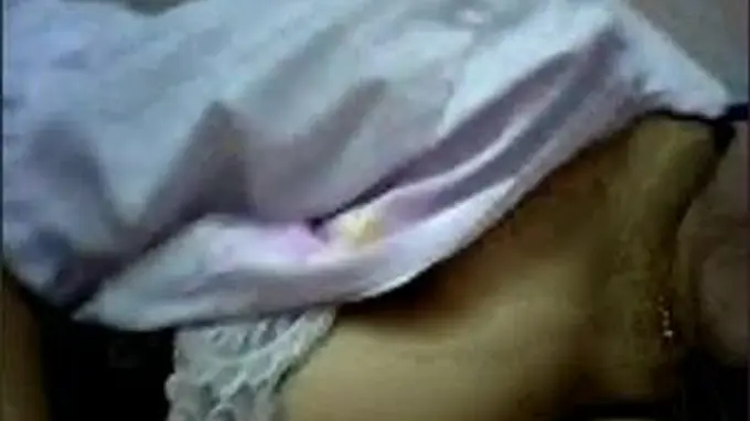 Watch this Malay babe Ieda get naughty on webcam for the first time ever!